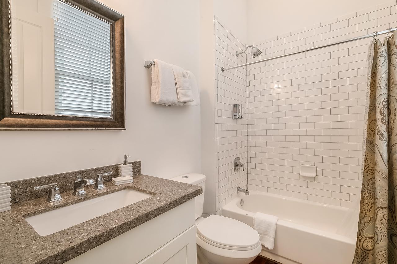 Modern 2Br On Carondelet By Hosteeva Lägenhet New Orleans Exteriör bild