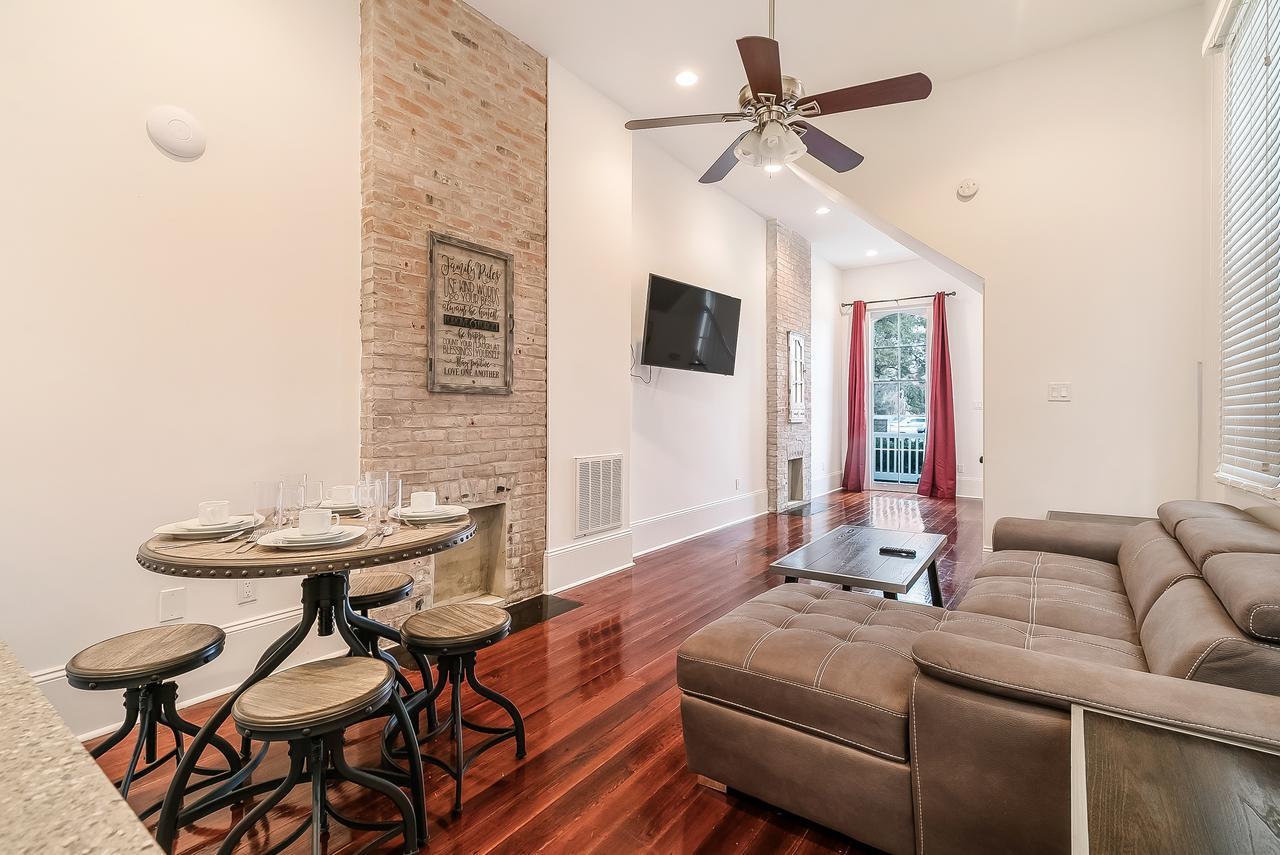 Modern 2Br On Carondelet By Hosteeva Lägenhet New Orleans Exteriör bild